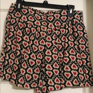 Heart print elastic waist shorts